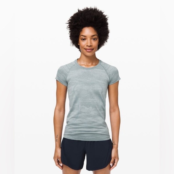 lululemon athletica Tops - Lululemon Swiftly Speed Short Sleeve size 4